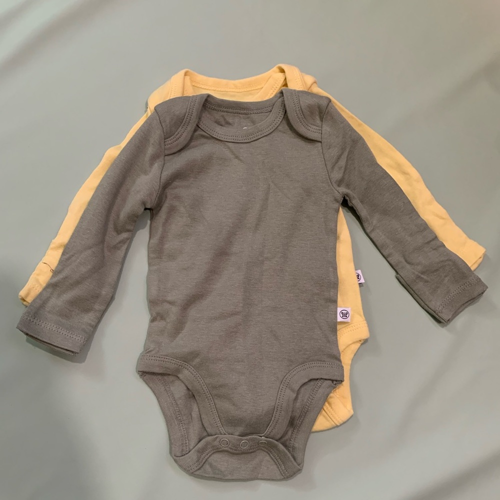 Honest Company Bundle of two - sage/yellow